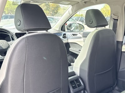 2026 Volkswagen Taos SE