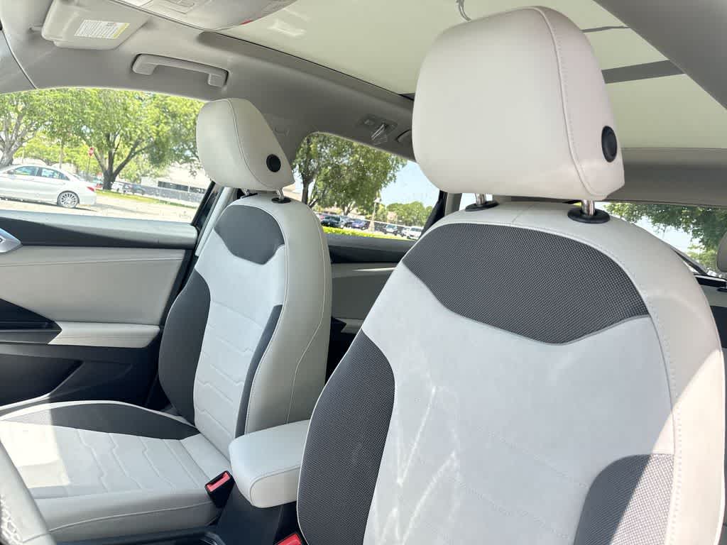 2026 Volkswagen Taos SE