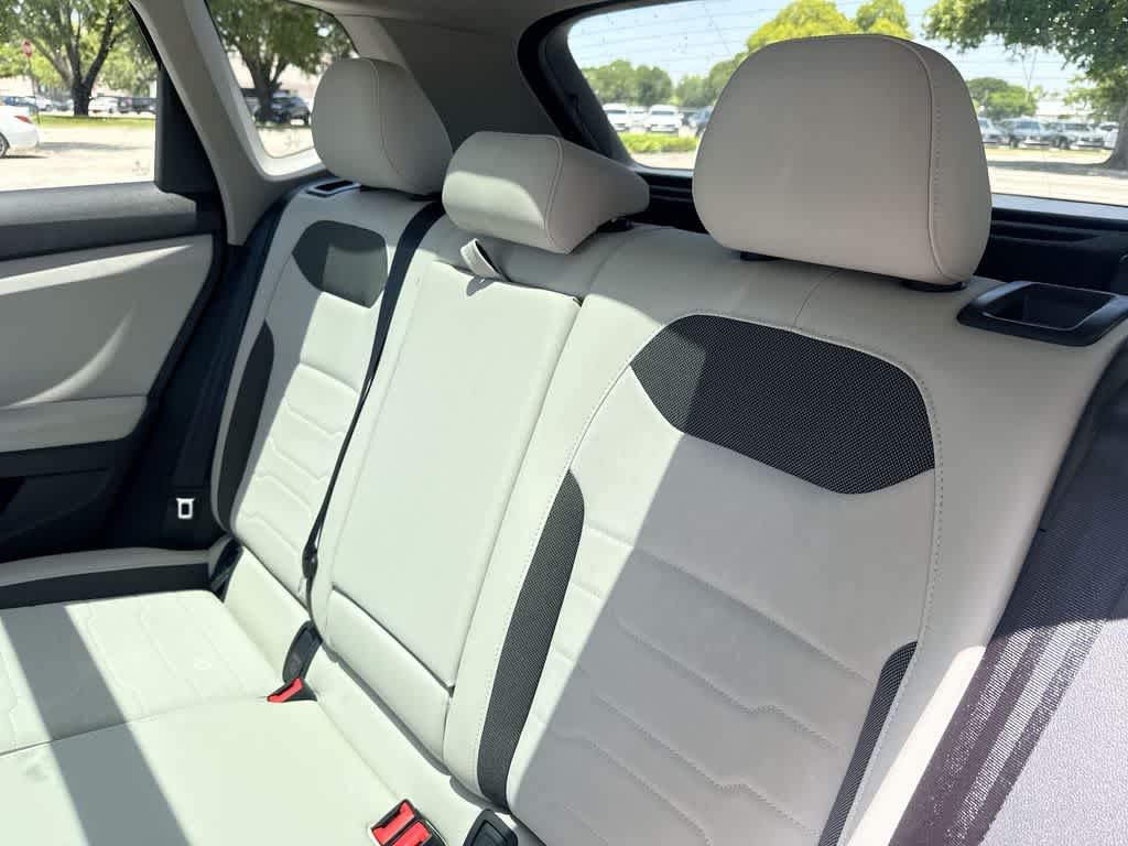 2026 Volkswagen Taos SE