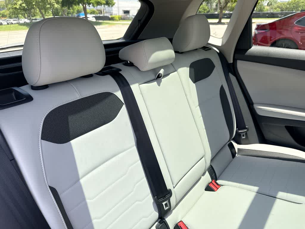 2026 Volkswagen Taos SE