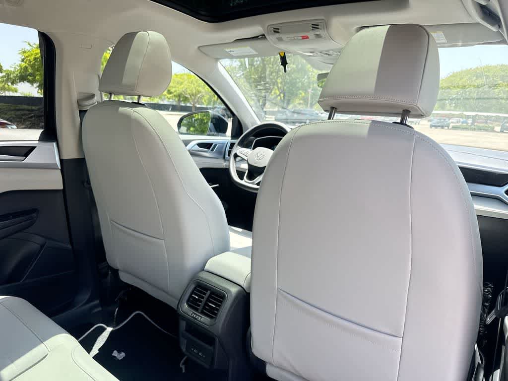 2026 Volkswagen Taos SE