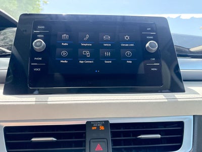 2026 Volkswagen Taos SE