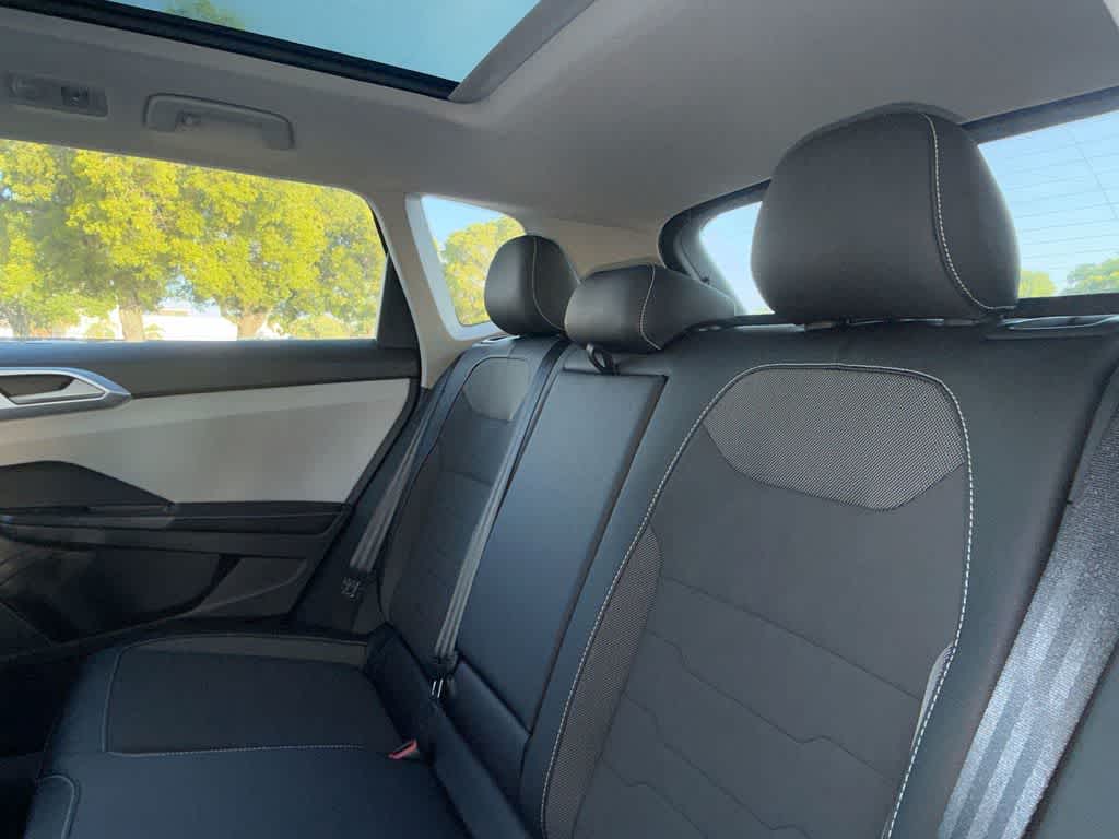 2026 Volkswagen Taos SE