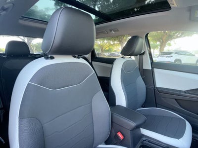 2026 Volkswagen Taos SE