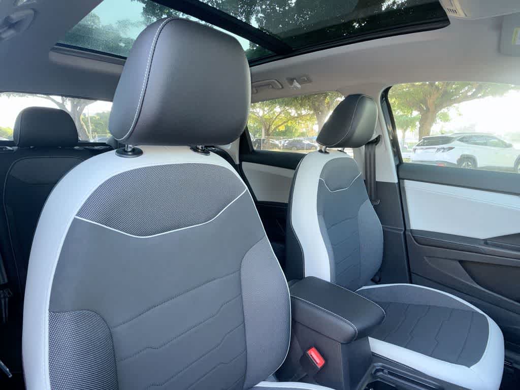 2026 Volkswagen Taos SE
