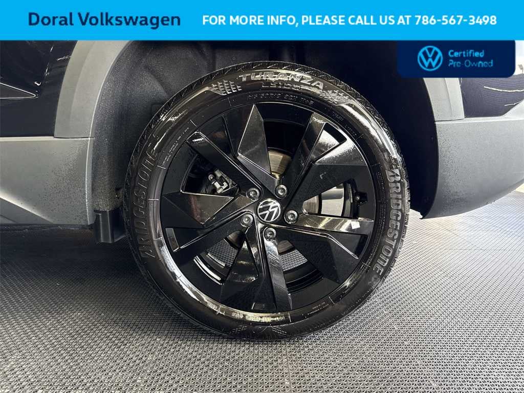 2025 Volkswagen Taos SE