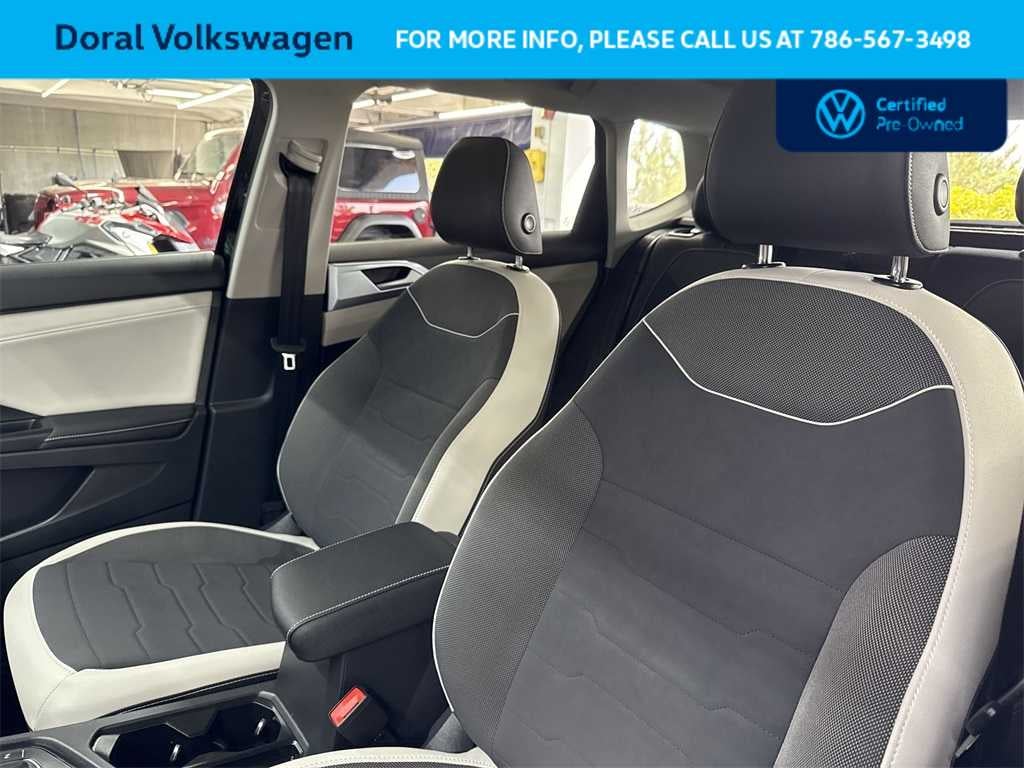 2025 Volkswagen Taos SE