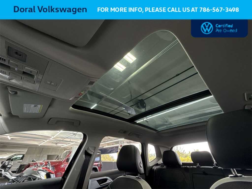 2025 Volkswagen Taos SE