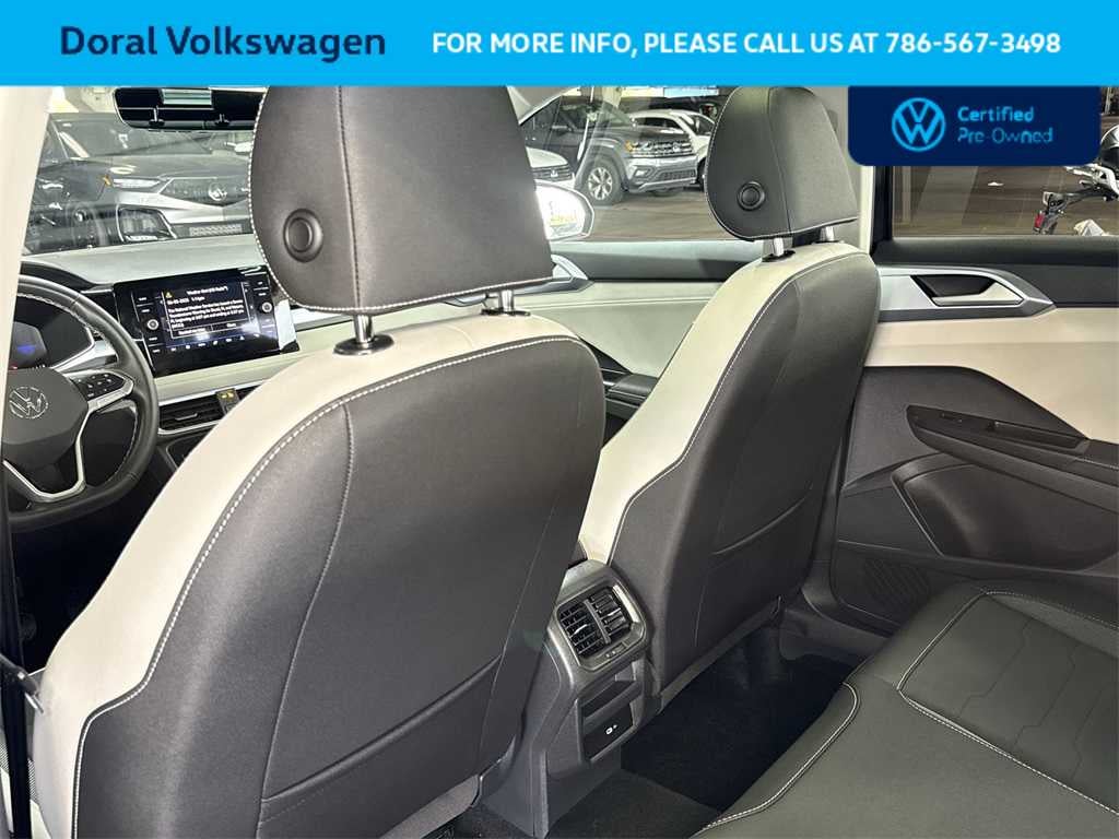 2025 Volkswagen Taos SE