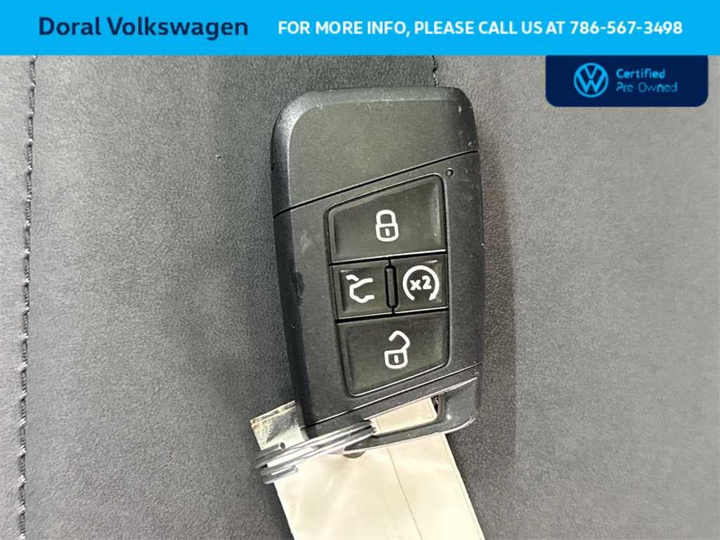 2025 Volkswagen Taos SE