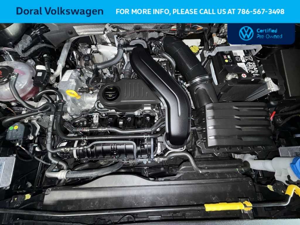 2025 Volkswagen Taos SE