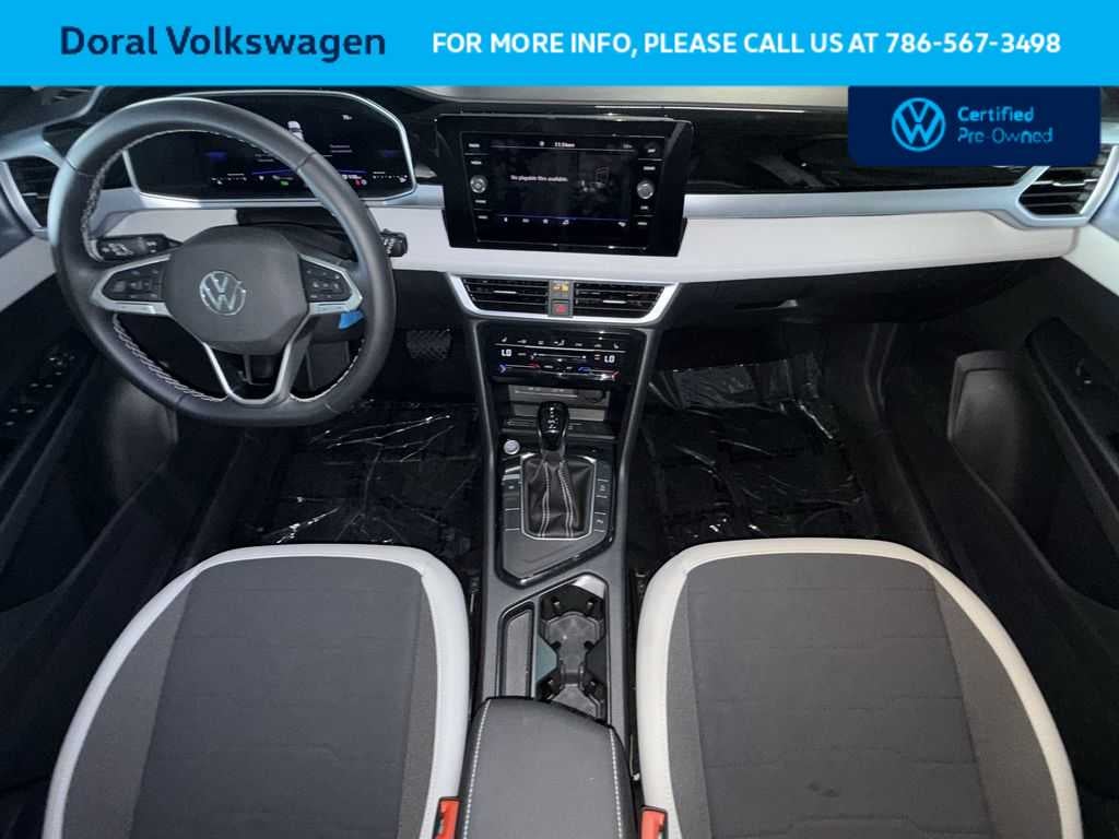 2025 Volkswagen Taos SE
