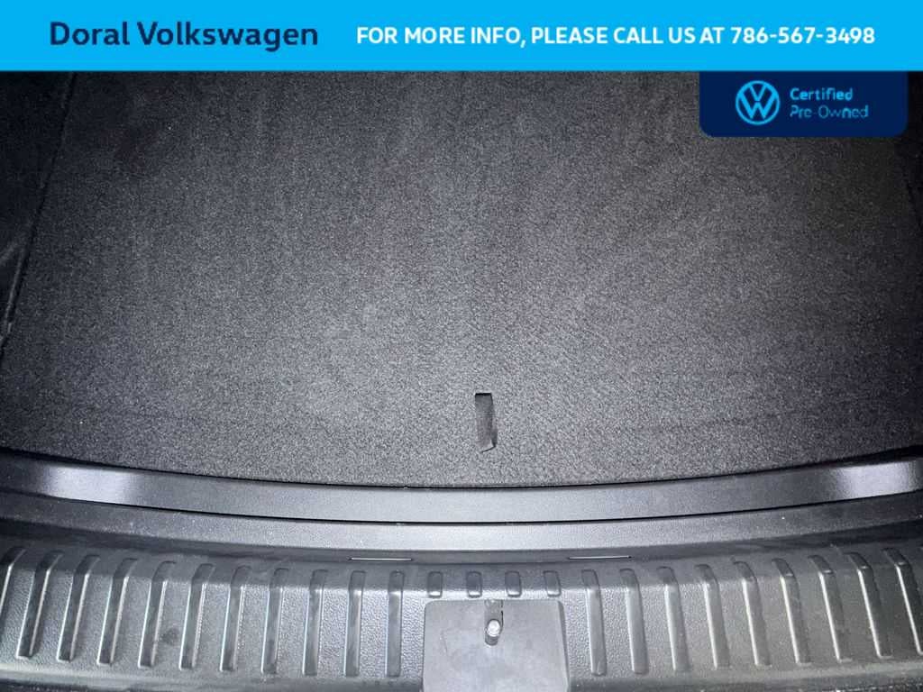 2025 Volkswagen Taos SE
