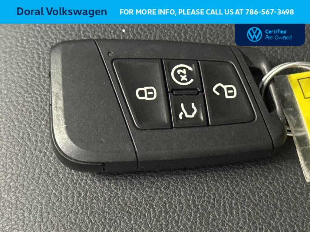 2025 Volkswagen Taos SE