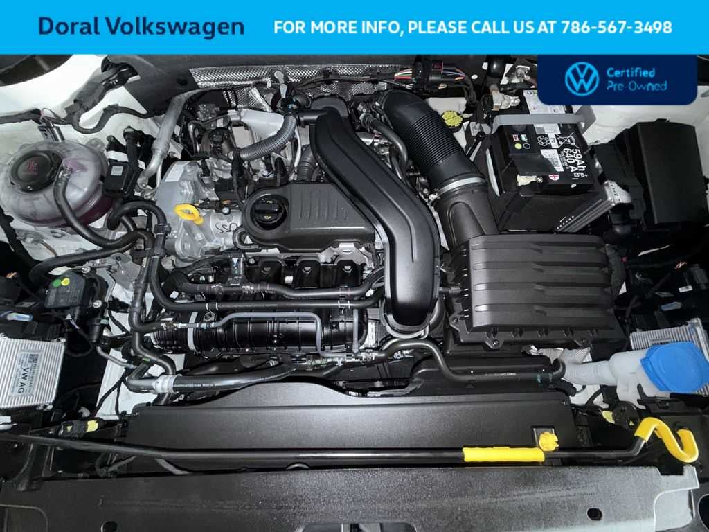 2025 Volkswagen Taos SE