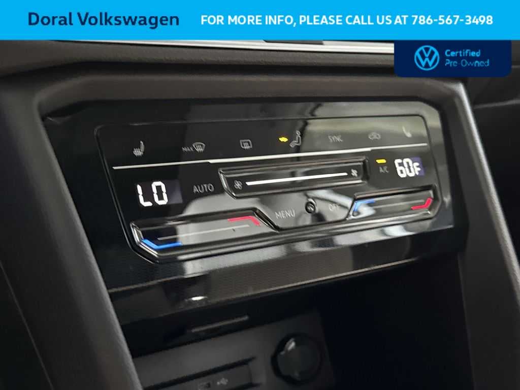 2025 Volkswagen Taos SE