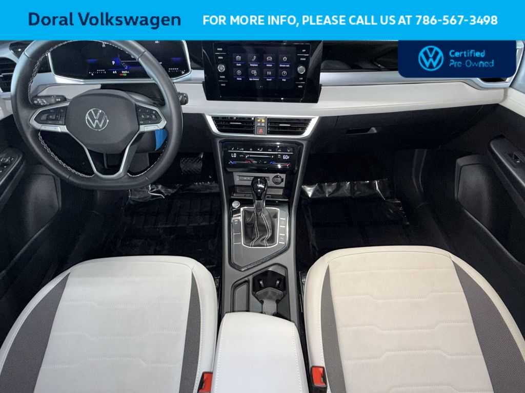 2025 Volkswagen Taos SE