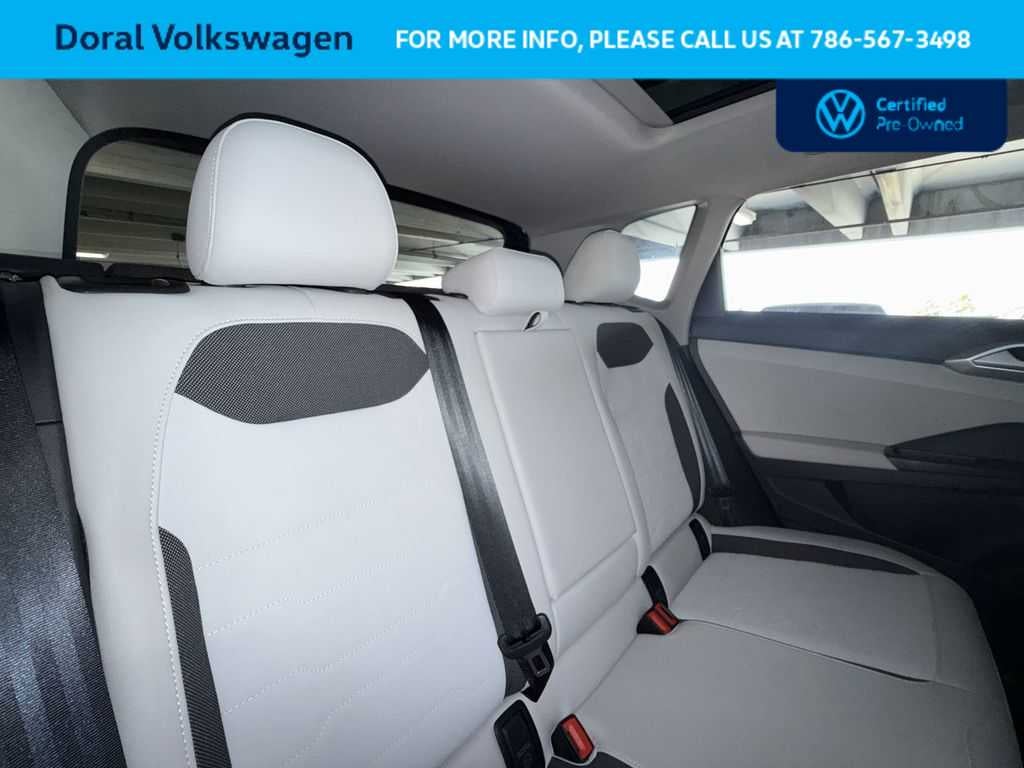 2025 Volkswagen Taos SE