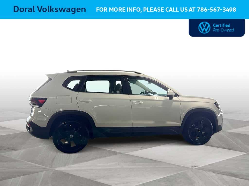2025 Volkswagen Taos SE