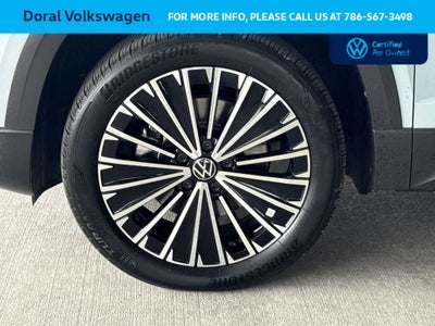 2025 Volkswagen Taos SE