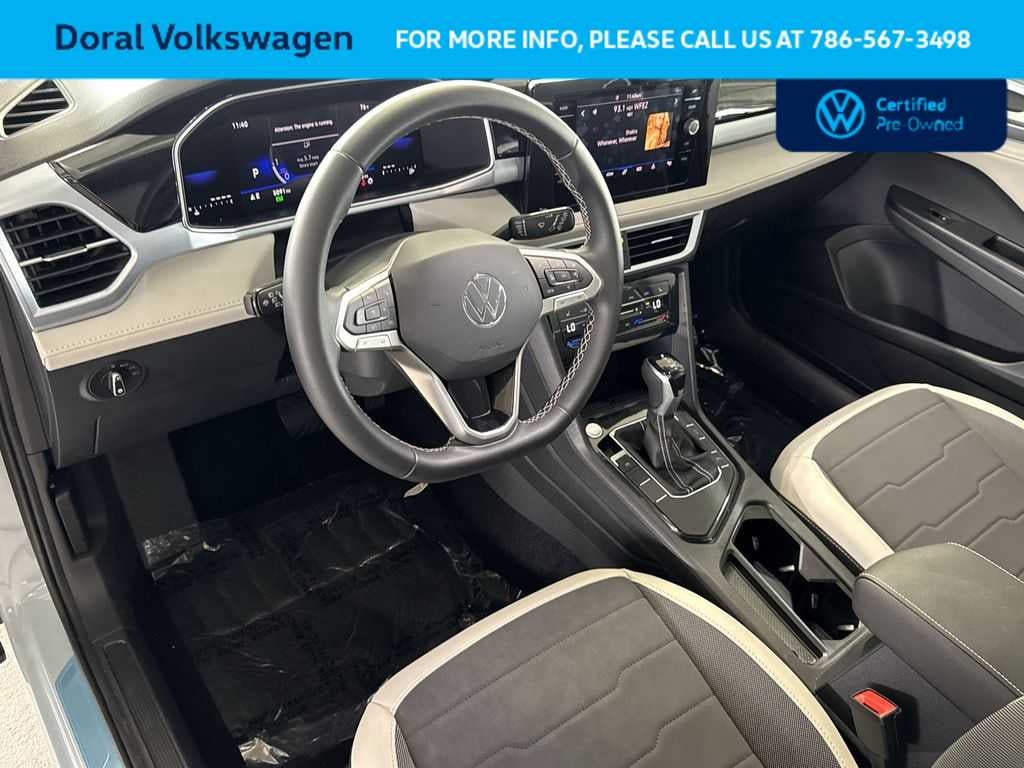 2025 Volkswagen Taos SE