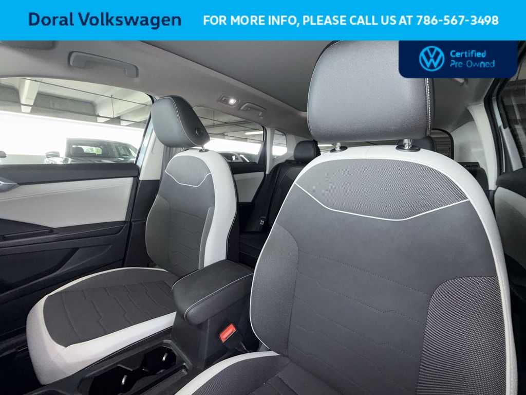 2025 Volkswagen Taos SE