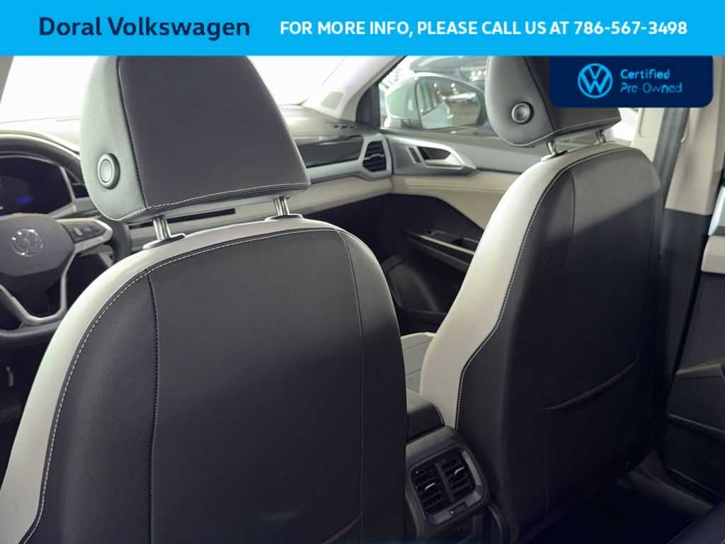 2025 Volkswagen Taos SE