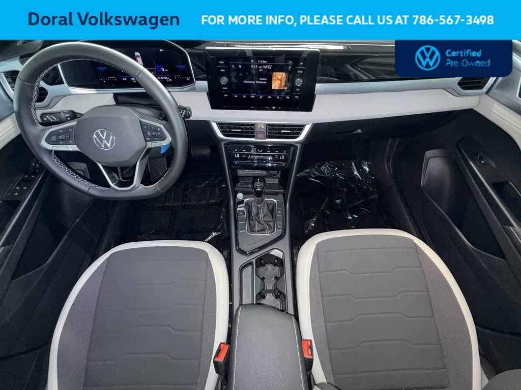 2025 Volkswagen Taos SE