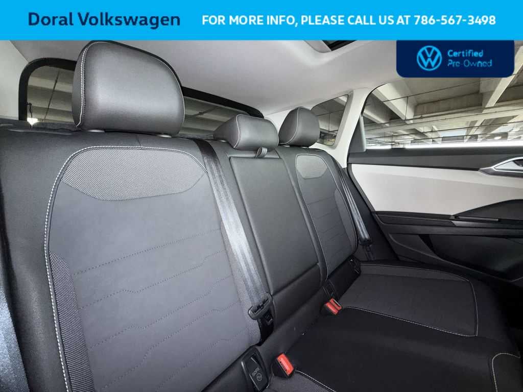 2025 Volkswagen Taos SE