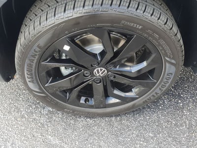 2024 Volkswagen Taos SE