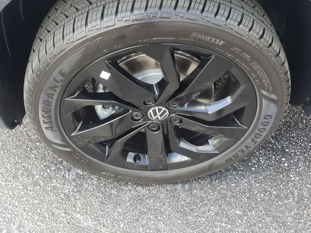 2024 Volkswagen Taos SE