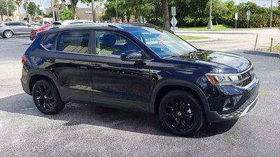 2024 Volkswagen Taos SE