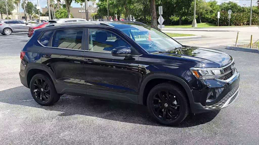 2024 Volkswagen Taos SE