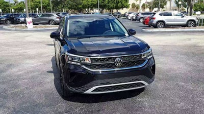 2024 Volkswagen Taos SE