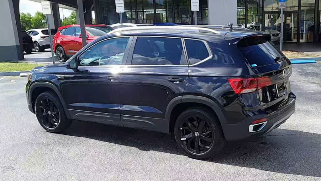 2024 Volkswagen Taos SE