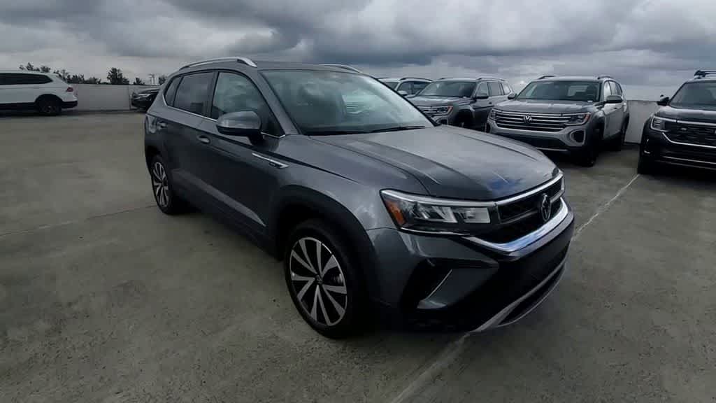 2024 Volkswagen Taos SE