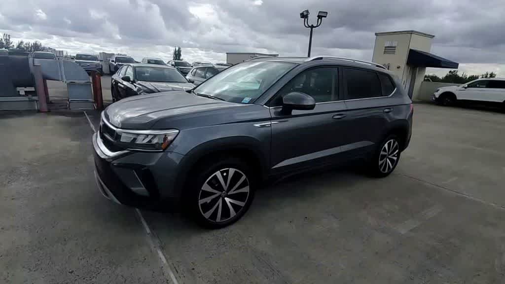 2024 Volkswagen Taos SE