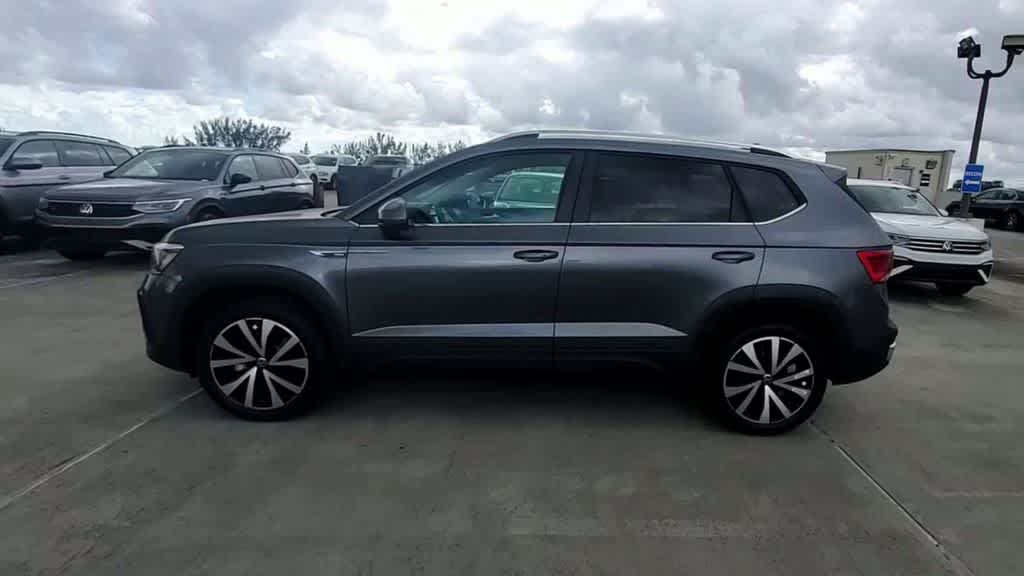 2024 Volkswagen Taos SE