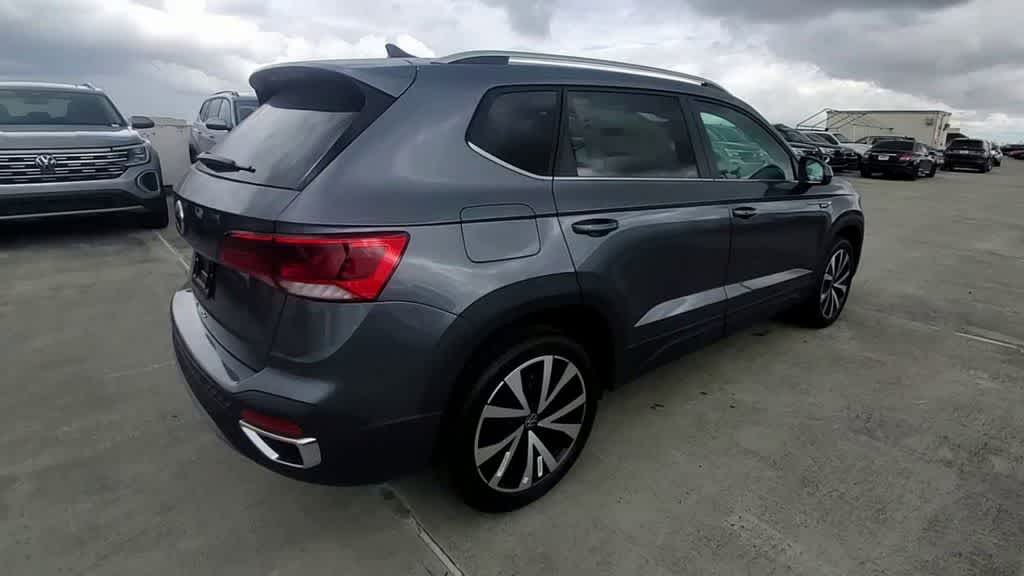 2024 Volkswagen Taos SE