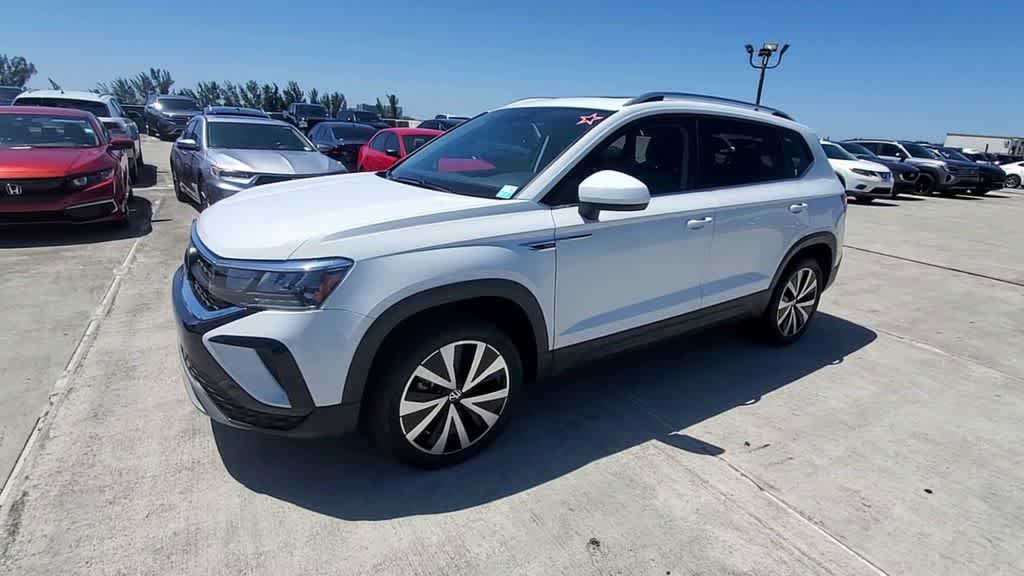 2024 Volkswagen Taos SE