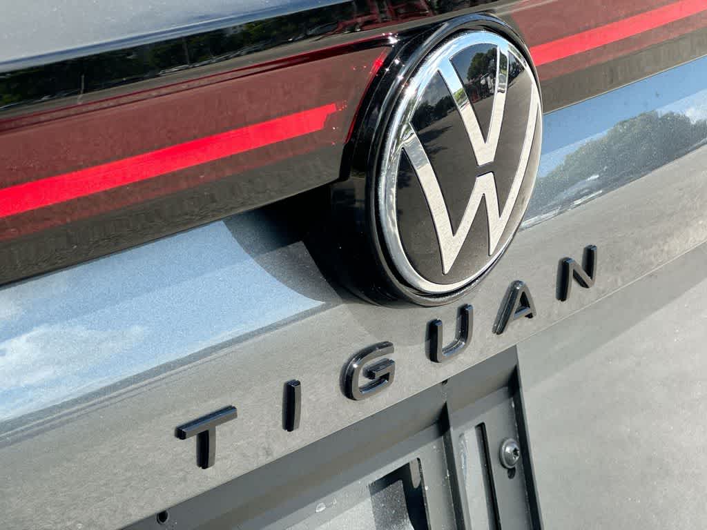 2026 Volkswagen Tiguan SE R-Line Black