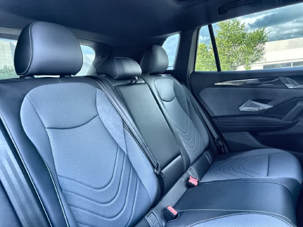 2027 Volkswagen Tiguan SE R-Line Black