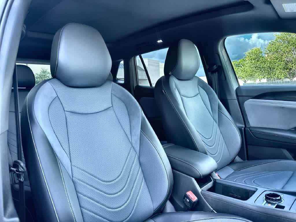 2027 Volkswagen Tiguan SE R-Line Black