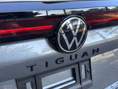 2026 Volkswagen Tiguan SE R-Line Black
