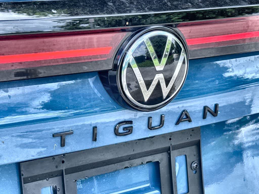 2026 Volkswagen Tiguan SE R-Line Black