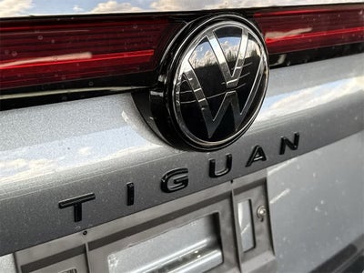 2026 Volkswagen Tiguan SE R-Line Black