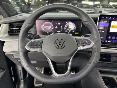 2026 Volkswagen Tiguan SE R-Line Black