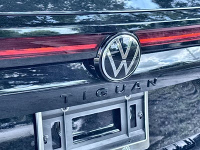 2026 Volkswagen Tiguan SE R-Line Black