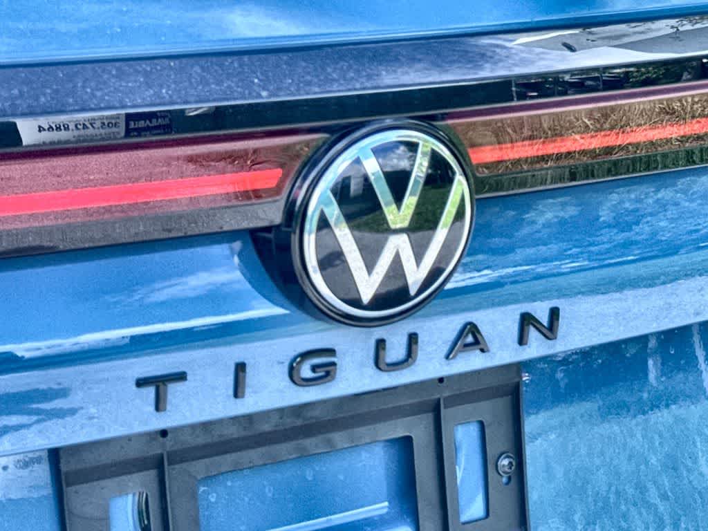 2026 Volkswagen Tiguan SE R-Line Black