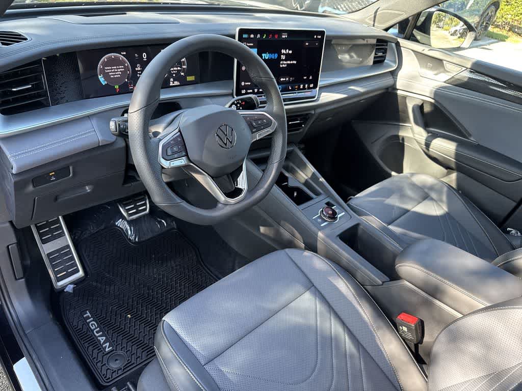 2026 Volkswagen Tiguan SE R-Line Black
